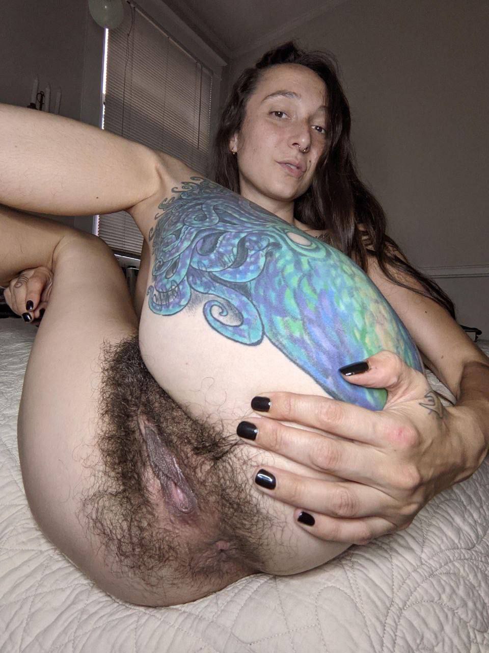 Great Hairy Pussy From Below